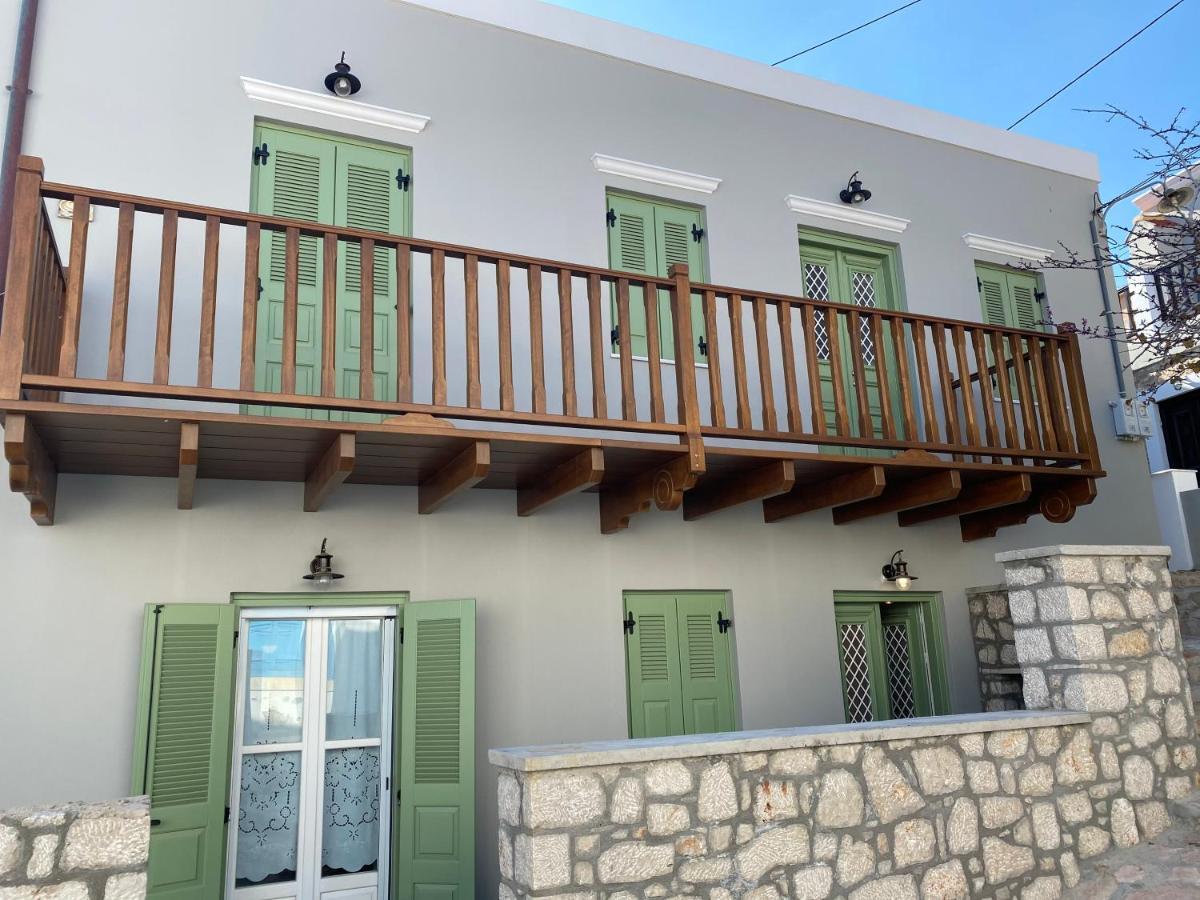 Luca'S Houses Chalki Town Extérieur photo