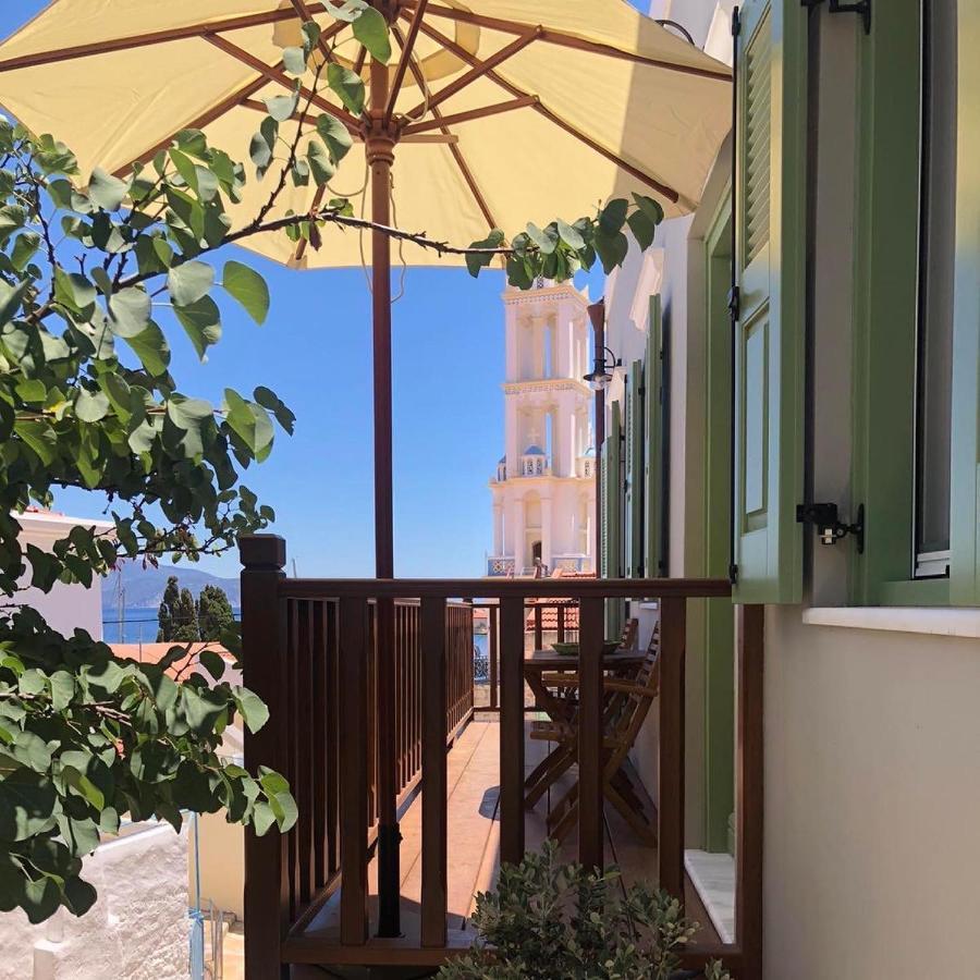 Luca'S Houses Chalki Town Extérieur photo